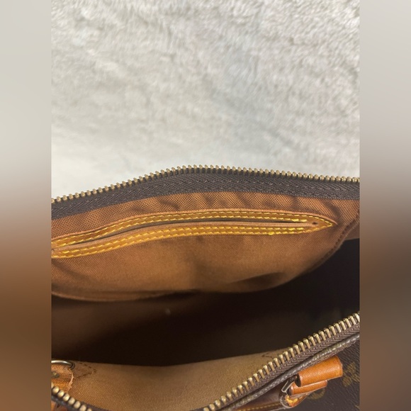 Louis Vuitton Speedy 30 Monogram Canvas Vintage Handbag Made in USA - Picture 10 of 16